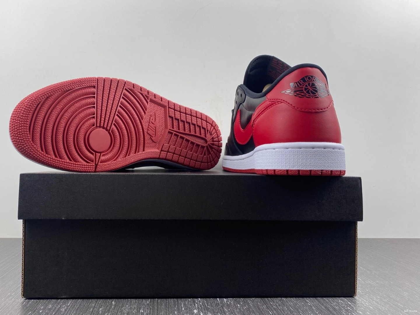 1 (2015) Low Jordan 705329-001 Bred - Retro 0207